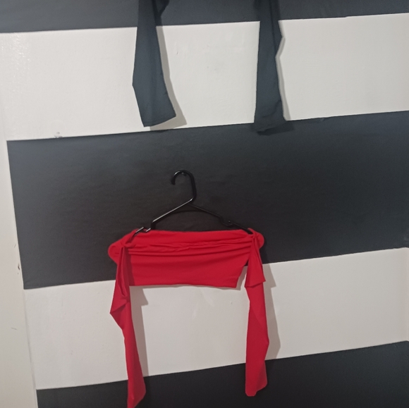 Bundle of Women stretchable off shoulder long sleeve tops - Picture 4 of 12